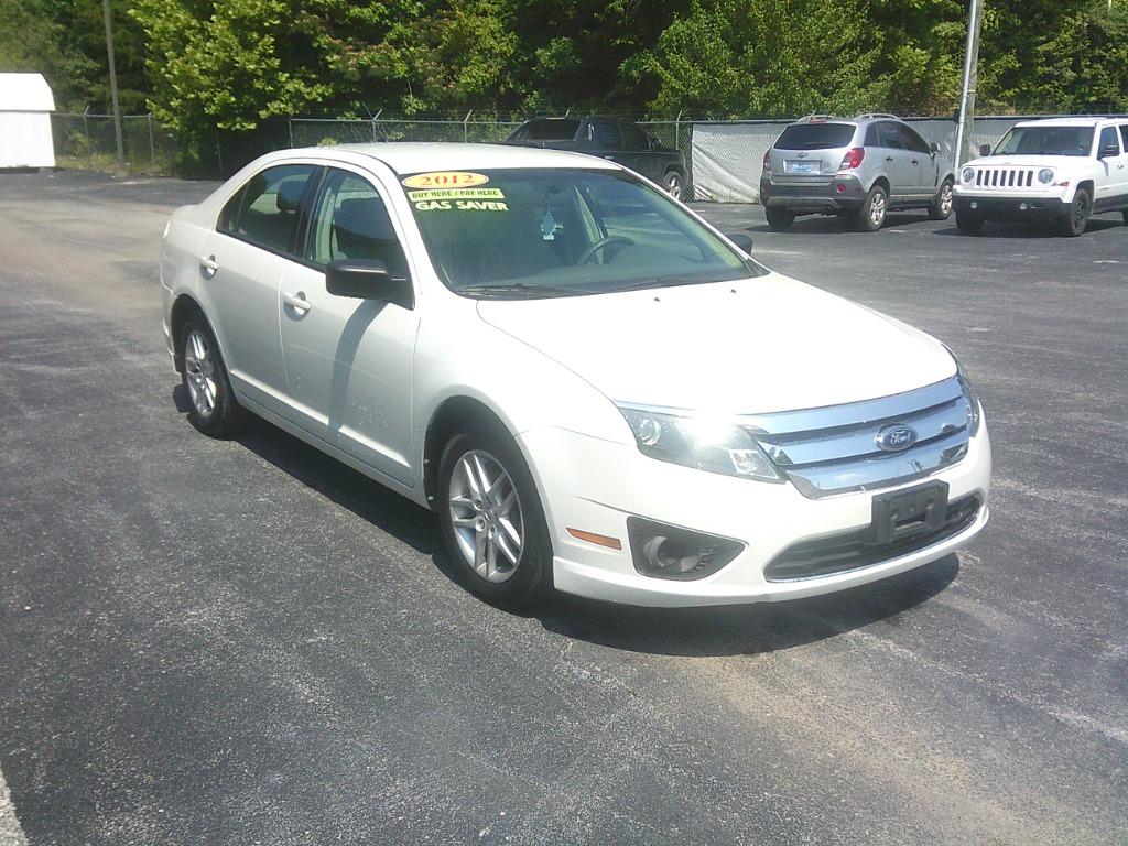 2012 Ford Fusion S's photo