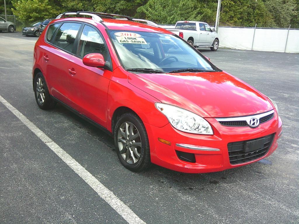 2012 Hyundai Elantra Touring SE's photo
