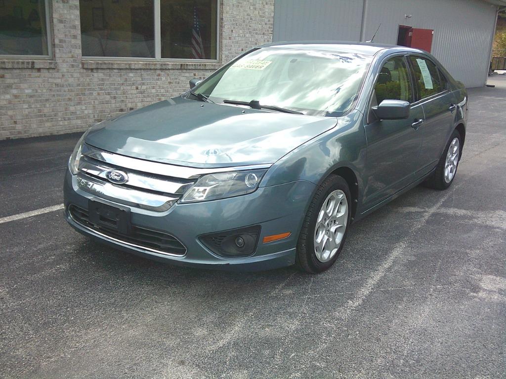 2011 Ford Fusion SE's photo