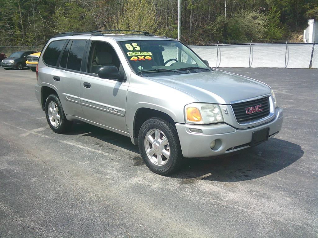2005 GMC Envoy 4WD SLE's photo