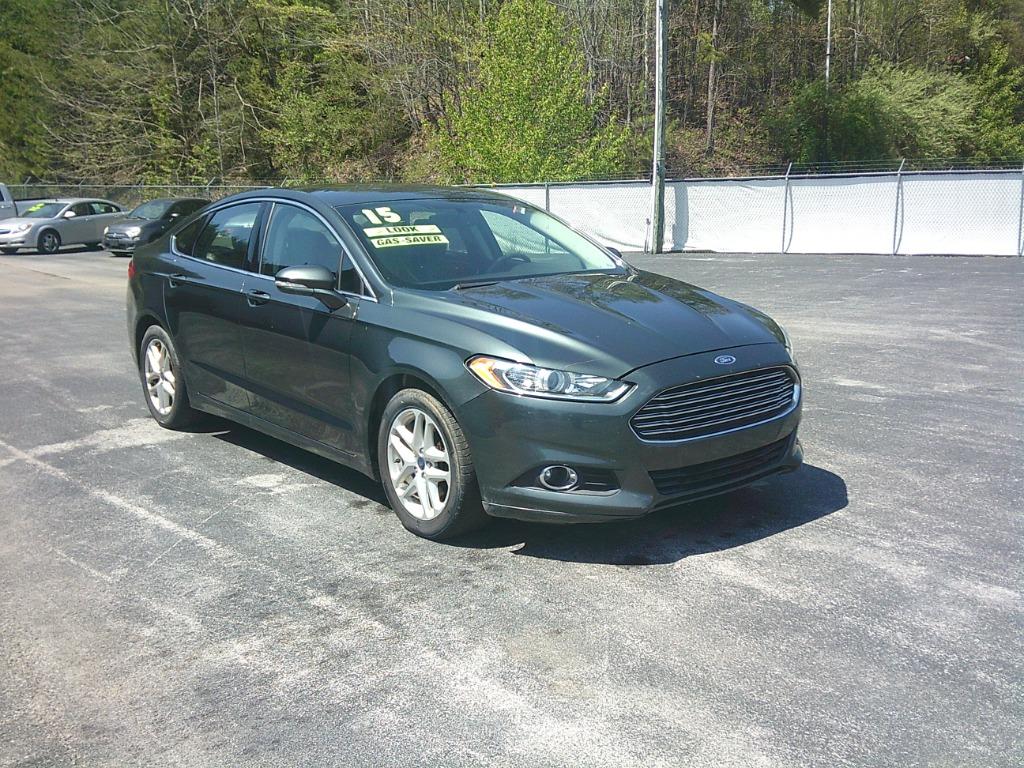 2015 Ford Fusion SE FWD's photo