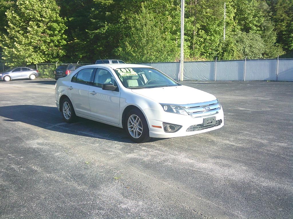 2012 Ford Fusion I-4 S's photo